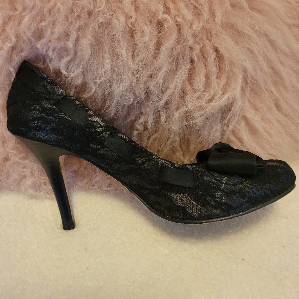 Mia Black Lace Pumps (Venice)